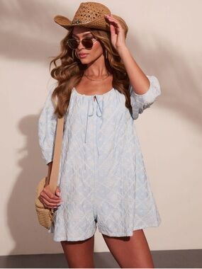 NWOT VICI Ranch Rose Relaxed Embroidered Romper Sz: S